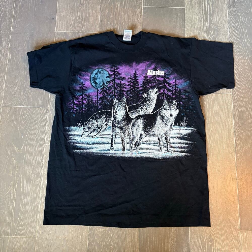 Wolf Tee